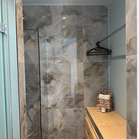 B&B Delfini Pearl Stegna